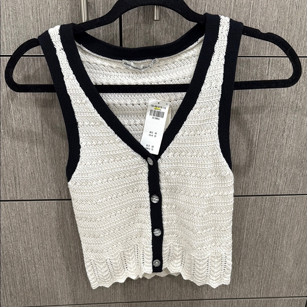 Abercrombie & Fitch Black and White Knit Button-Up Tank Top Brand New